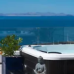 Luxury Ocean View Retreat 2bedroom With Jacuzzi *