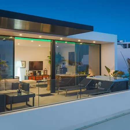 Luxury Ocean View Retreat 2bedroom With Jacuzzi * Puerto del Carmen
